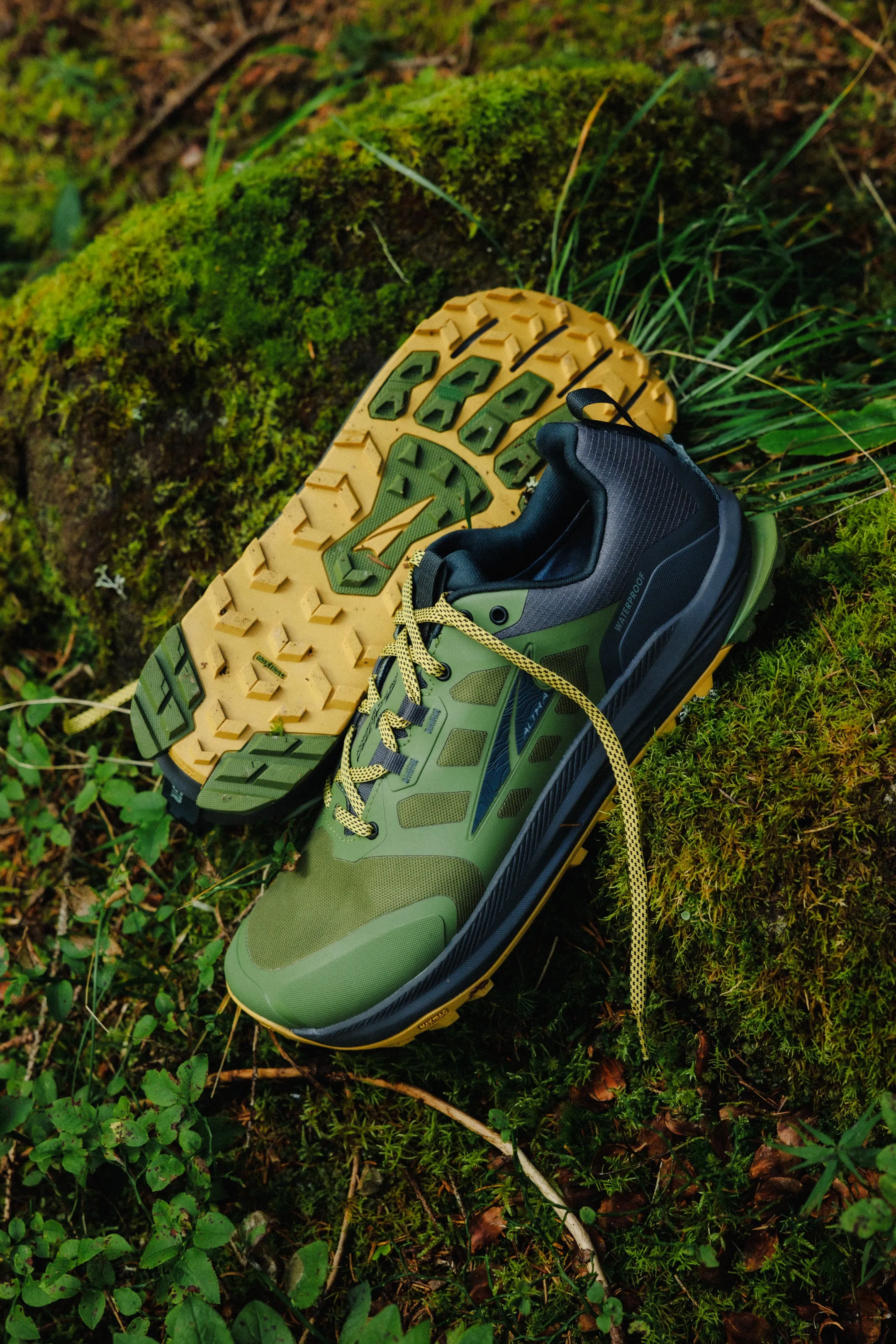 Altra Lone Peak 9 Waterproof Low Mens  Dusty Olive