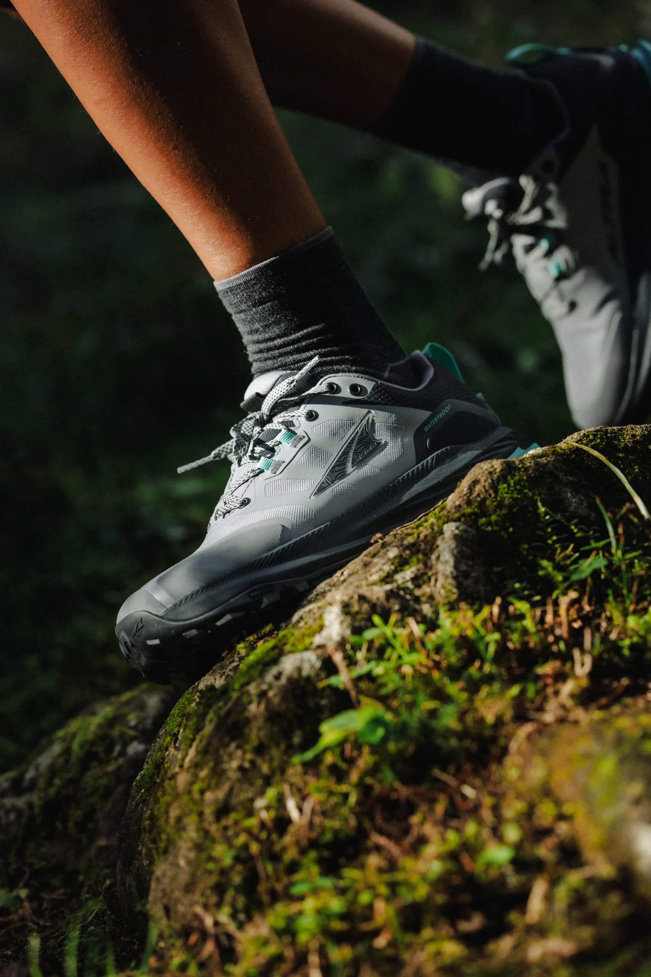 Altra Lone Peak 9 Waterproof Low Womens  Black/Gray