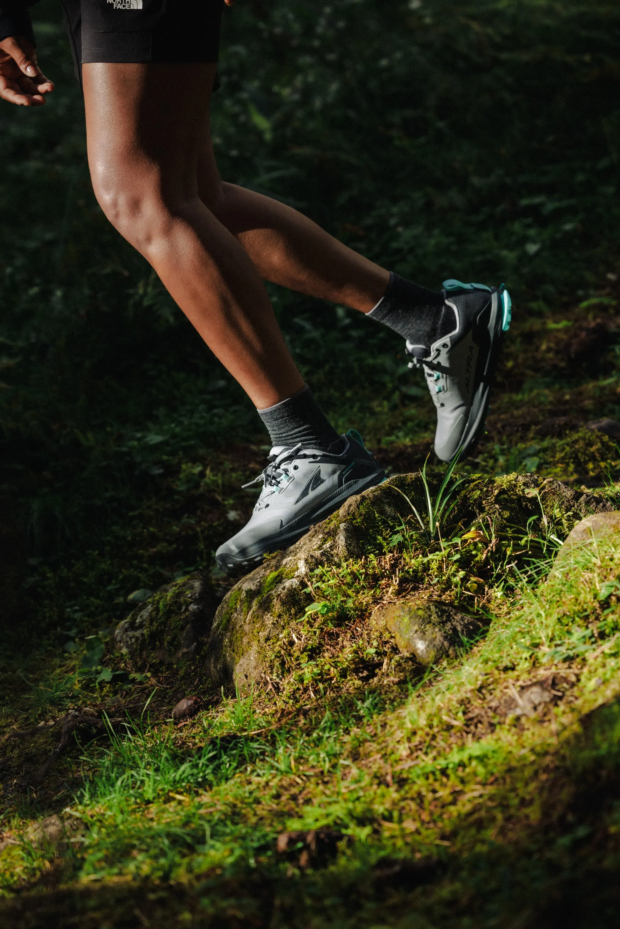 Altra Lone Peak 9 Waterproof Low Womens  Black/Gray