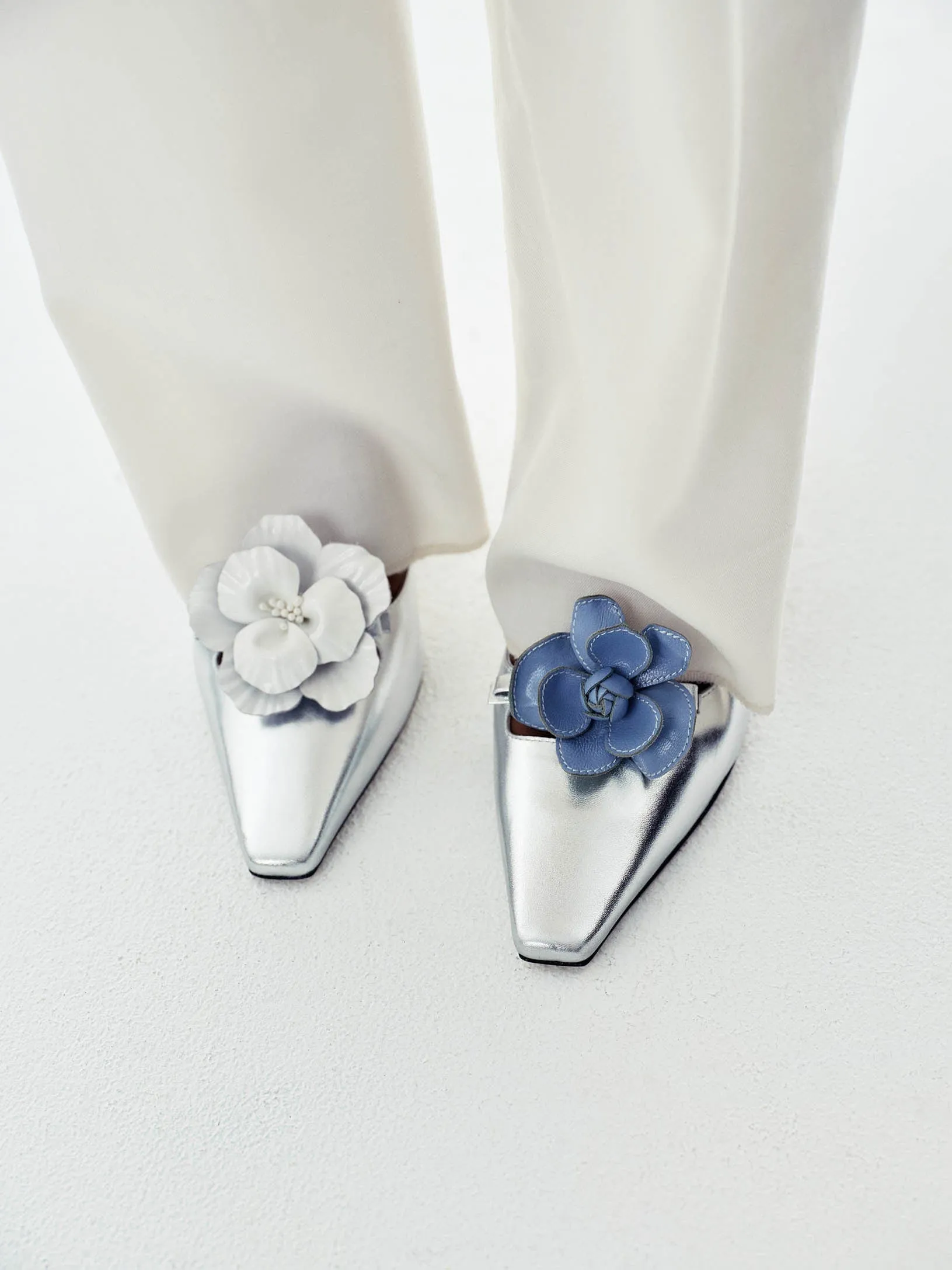 Patent Flower Clip White Maguire